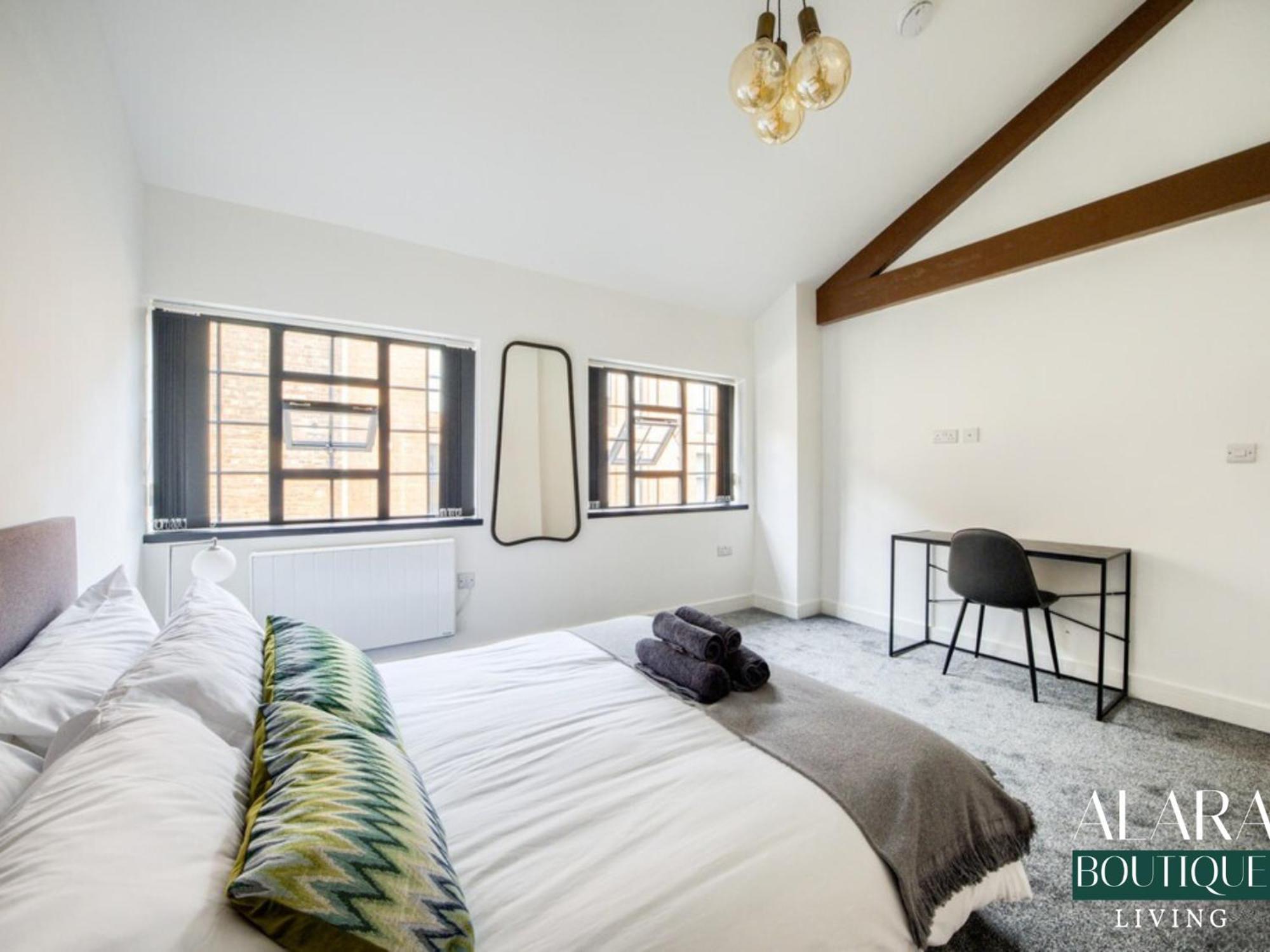 Luxury 3 Floor Townhouse - Alara Boutique Living Apartment *